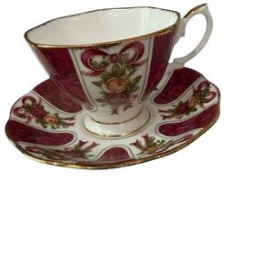 Royal Albert Old Country Roses Ruby Damask 2001 Bone China Teacup and Saucer